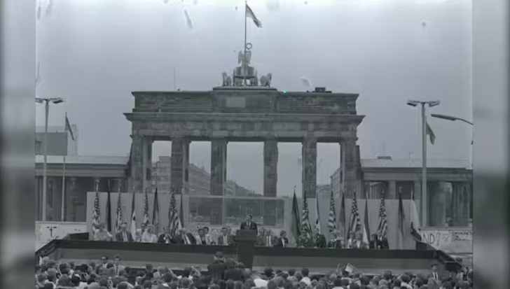 Reagan's famous words at the Berlin Wall